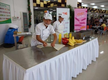 餐廳現(xiàn)場表演“飛餅 餐廳現(xiàn)場表演“飛餅