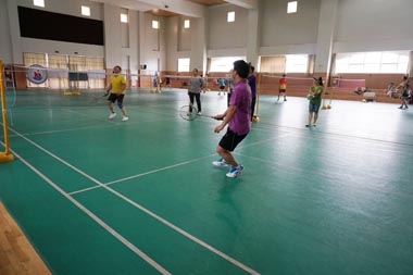 山東大區(qū)職能部門員工正在進行羽毛球比賽 山東大區(qū)職能部門員工正在進行羽毛球比賽