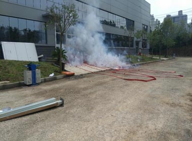 燃放鞭炮慶祝開業(yè) 燃放鞭炮慶祝開業(yè)