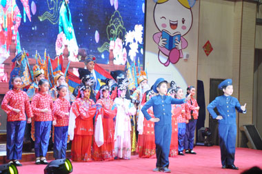 公司贊助雙語小學(xué)開展&ldquo;京劇進課堂&rdquo;活動