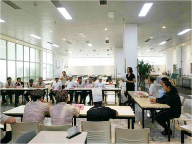 大東寶馬MOB餐廳舉行食品安全知識(shí)問答