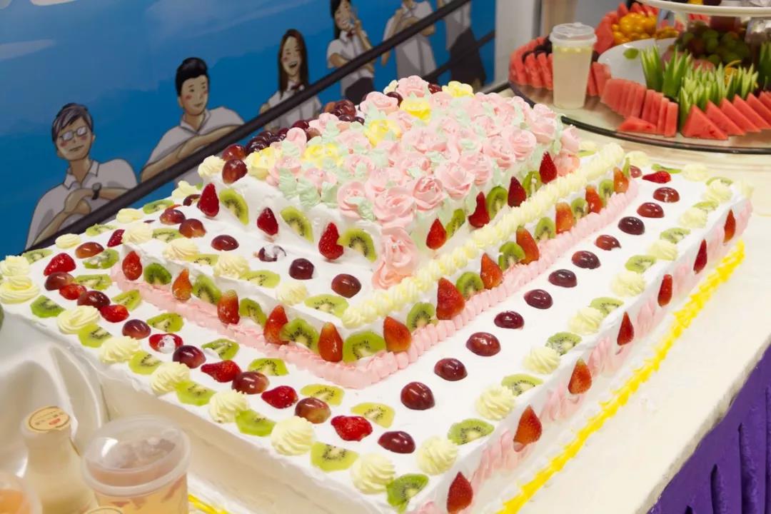 超洋氣的三層水果蛋糕 超洋氣的三層水果蛋糕
