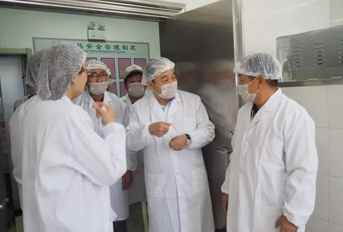 甲方領(lǐng)導(dǎo)參觀洗刷間，