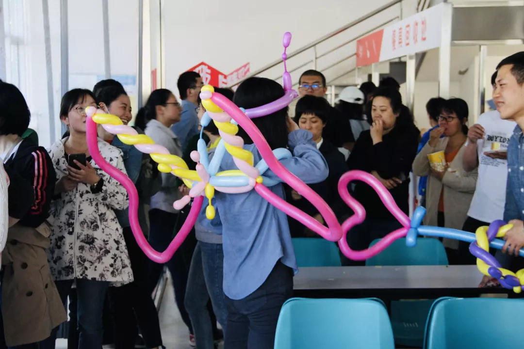 小丑表演 小丑表演