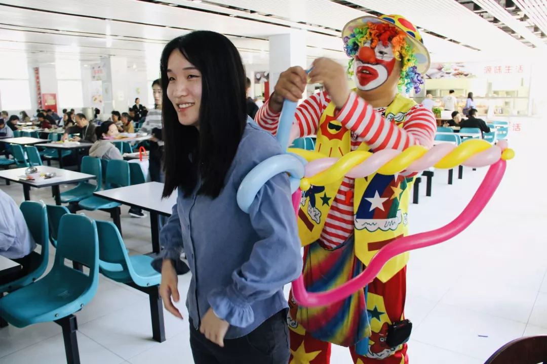 小丑表演 小丑表演